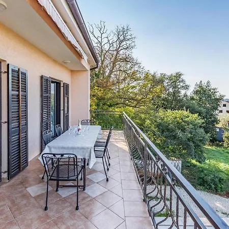 Gorgeous In With Kitchen Apartment Medulin
