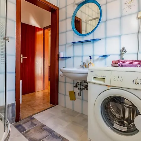 Gorgeous In With Kitchen Apartment