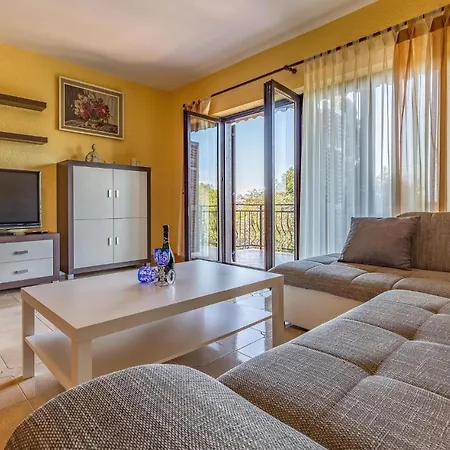 Gorgeous In With Kitchen